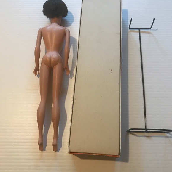 Vintage Barbie Doll bubble cut with Box & stand - Picture 6 of 16